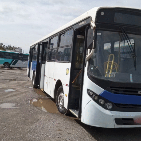 MERCEDES BENZ 2013 - OF1721 - EUROV - CARROCERIA CAIO - Imagem 3